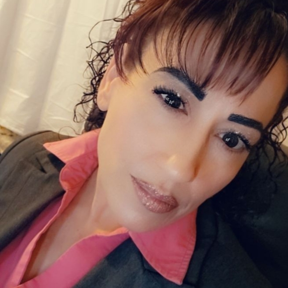 Meet your Posher, Silvana - Picture 2 of 3